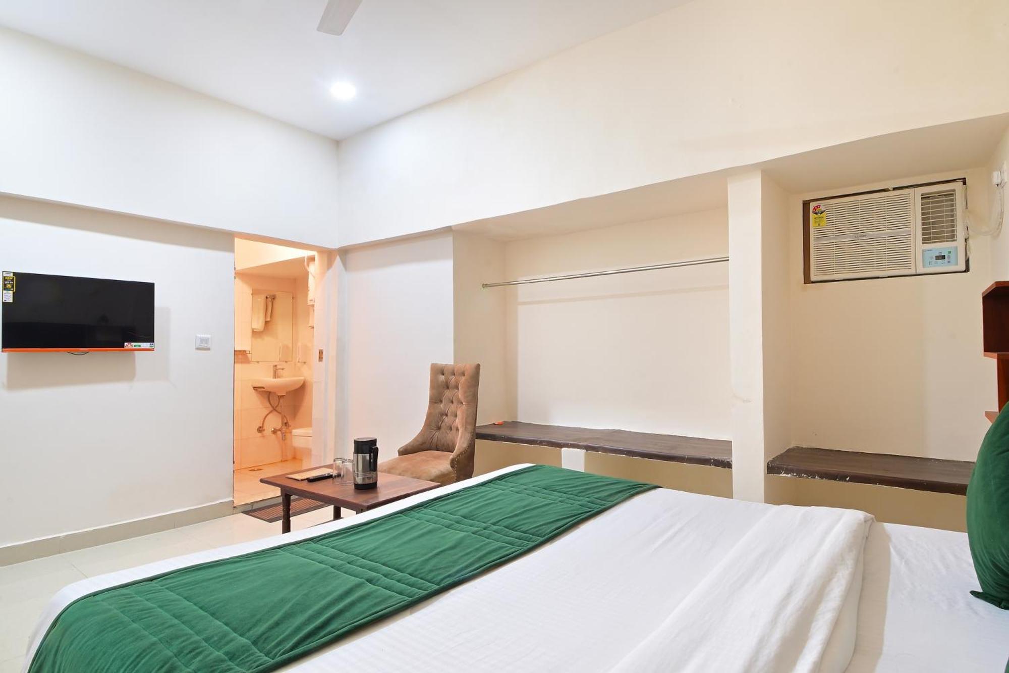 Chowdhry Tourist Lodge - New Delhi Railway Station - 2 Minutes Walk Nova Deli Exterior foto