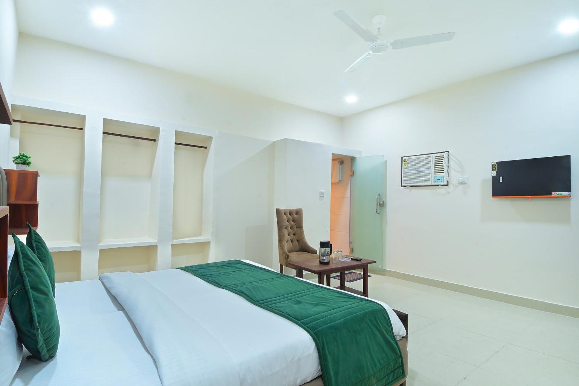 Chowdhry Tourist Lodge - New Delhi Railway Station - 2 Minutes Walk Nova Deli Exterior foto