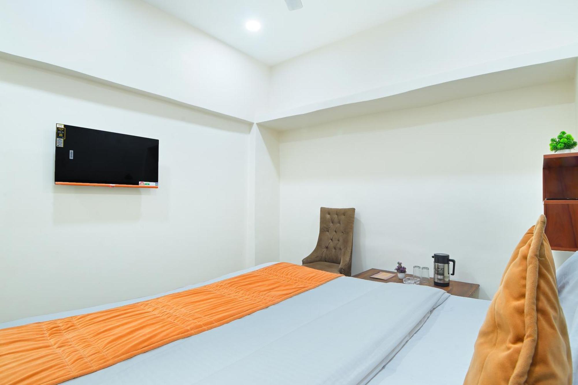 Chowdhry Tourist Lodge - New Delhi Railway Station - 2 Minutes Walk Nova Deli Exterior foto