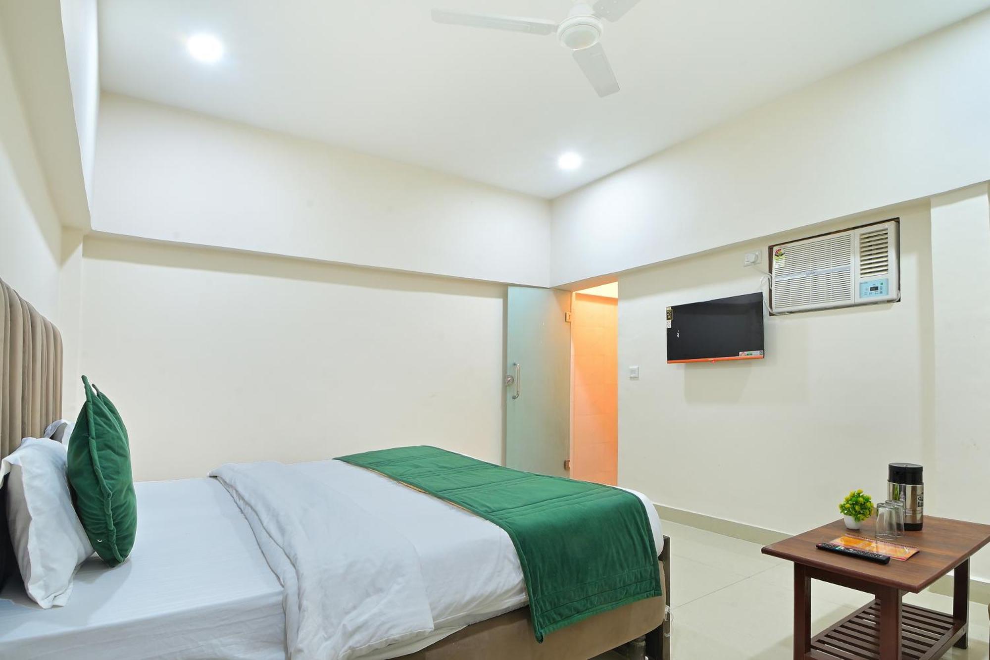 Chowdhry Tourist Lodge - New Delhi Railway Station - 2 Minutes Walk Nova Deli Exterior foto