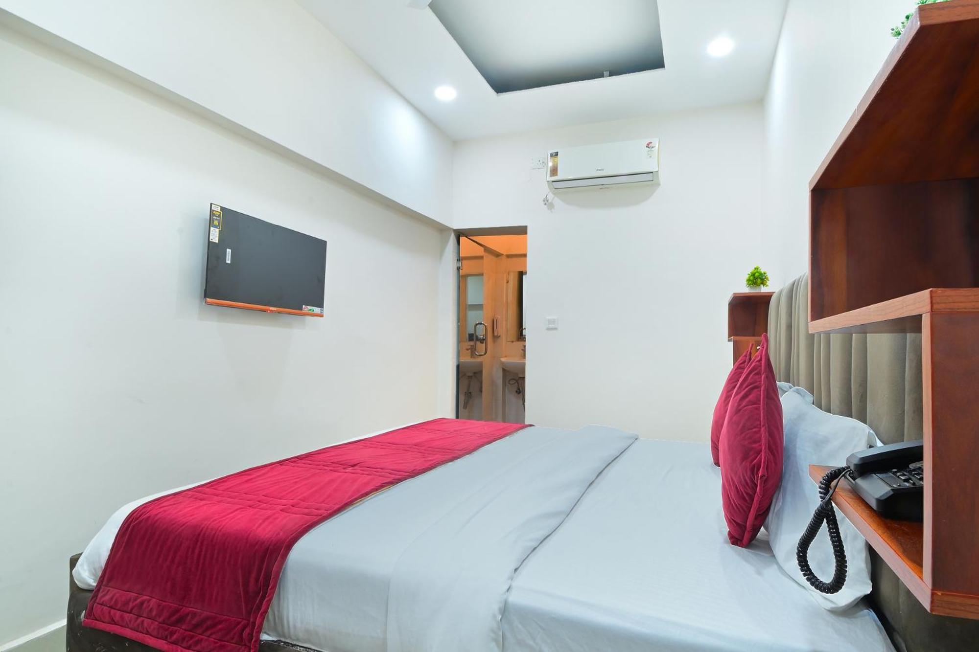 Chowdhry Tourist Lodge - New Delhi Railway Station - 2 Minutes Walk Nova Deli Exterior foto