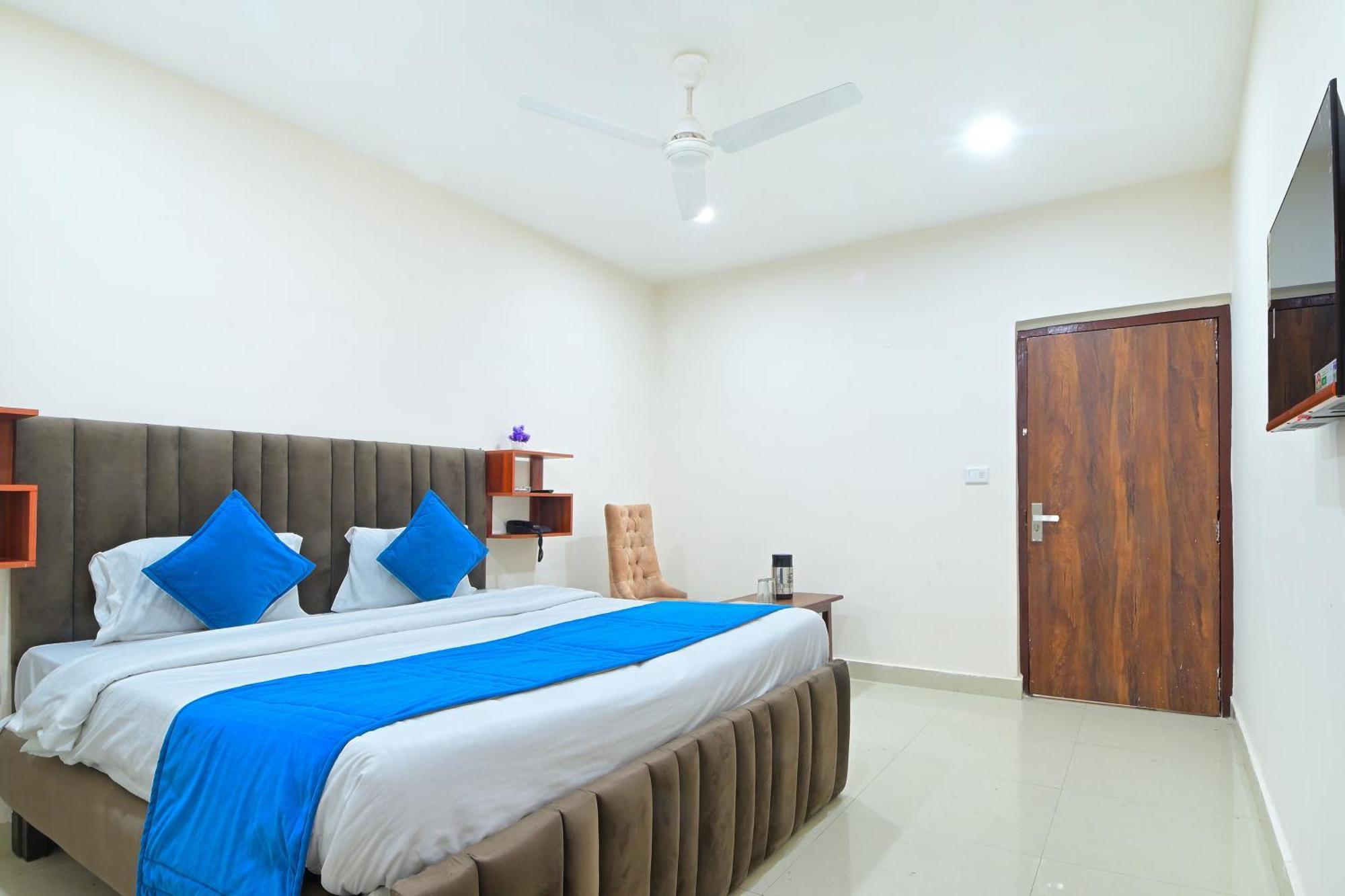 Chowdhry Tourist Lodge - New Delhi Railway Station - 2 Minutes Walk Nova Deli Exterior foto