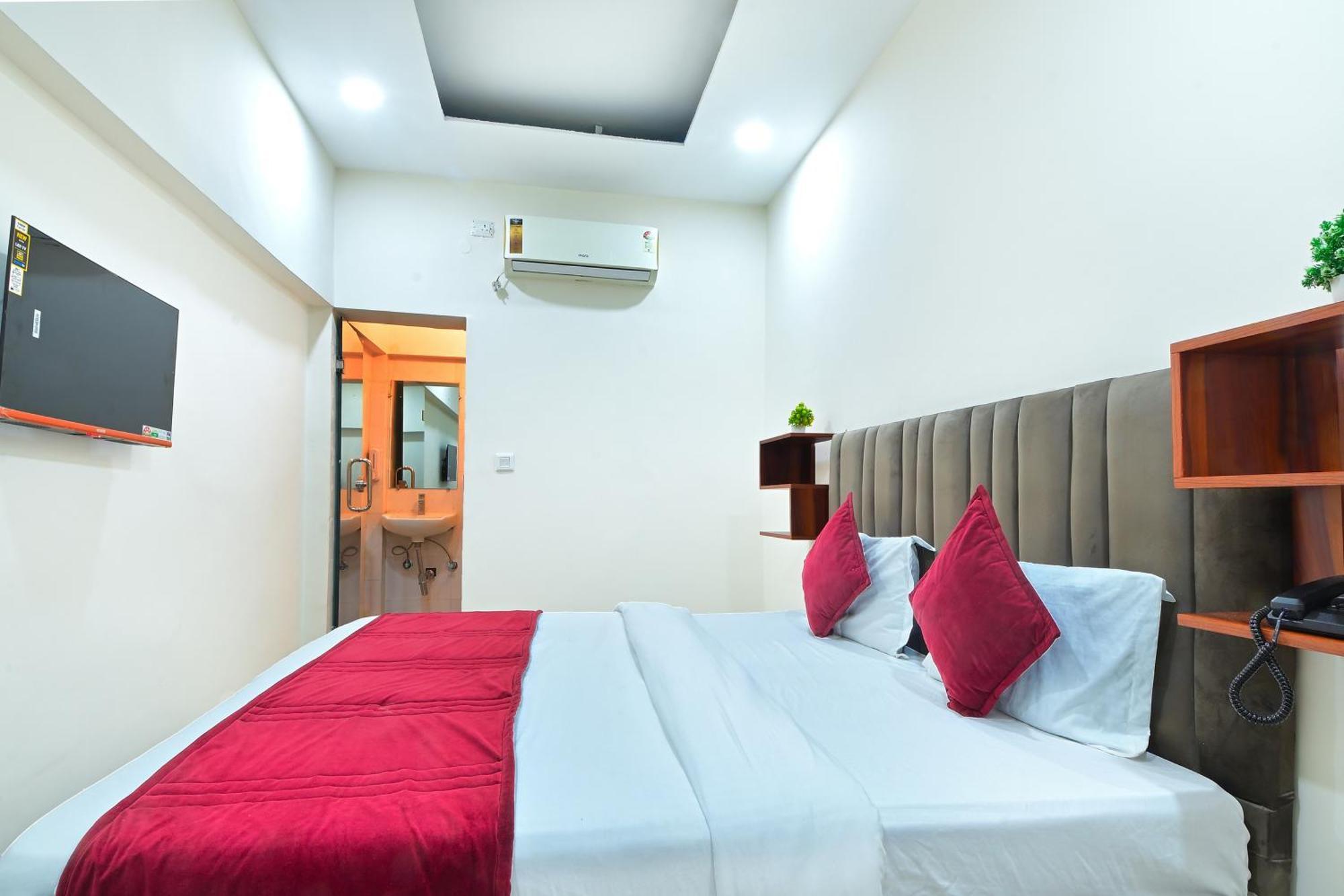 Chowdhry Tourist Lodge - New Delhi Railway Station - 2 Minutes Walk Nova Deli Exterior foto