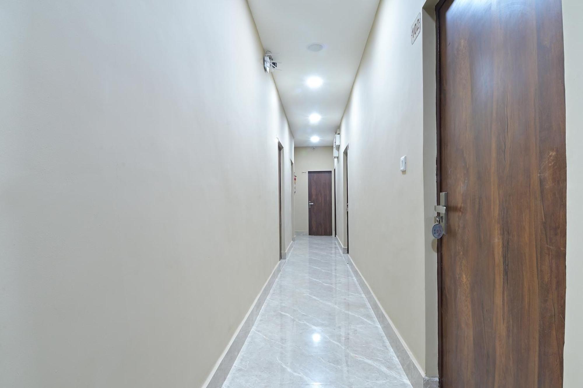 Chowdhry Tourist Lodge - New Delhi Railway Station - 2 Minutes Walk Nova Deli Exterior foto