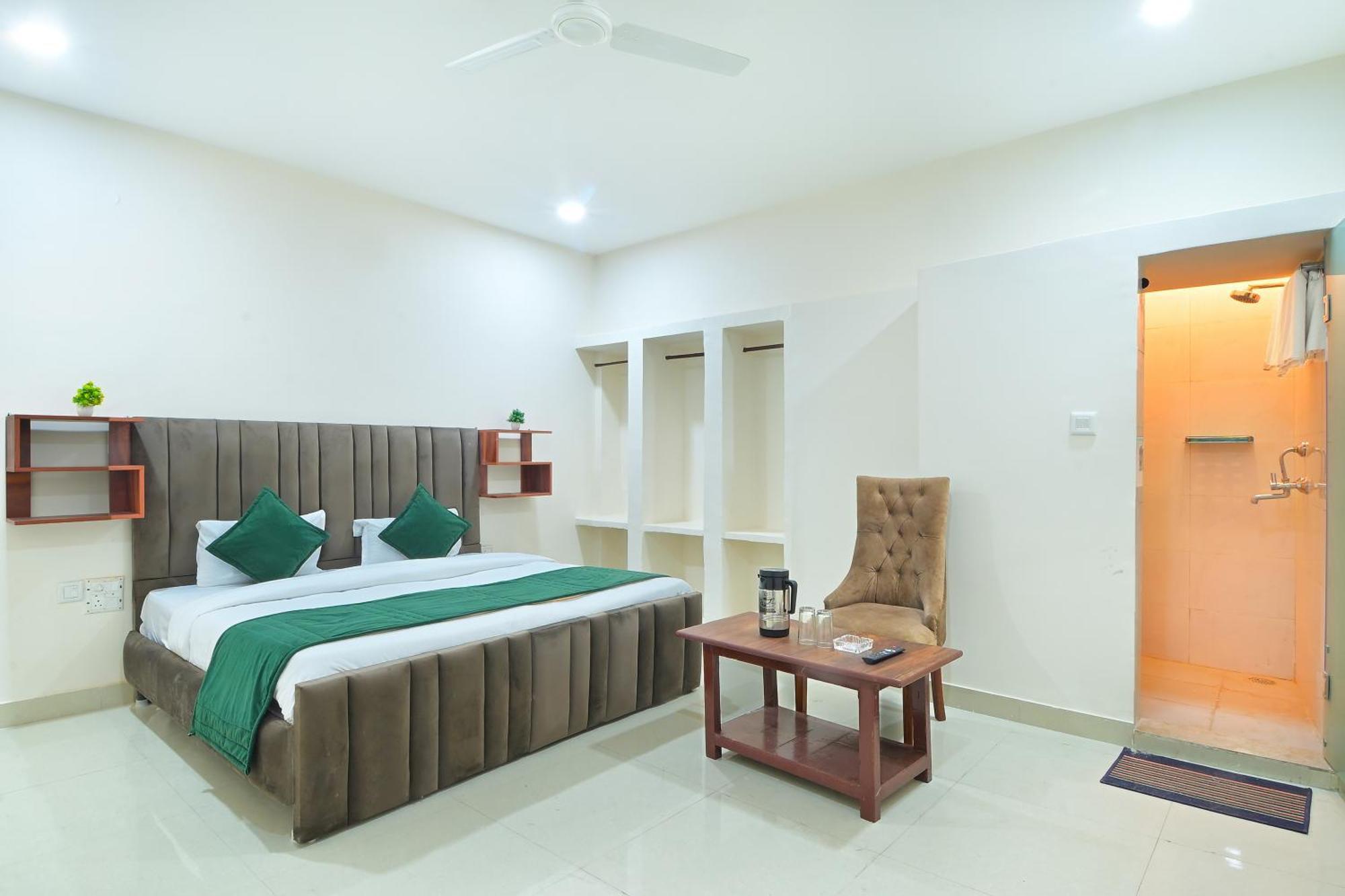 Chowdhry Tourist Lodge - New Delhi Railway Station - 2 Minutes Walk Nova Deli Exterior foto