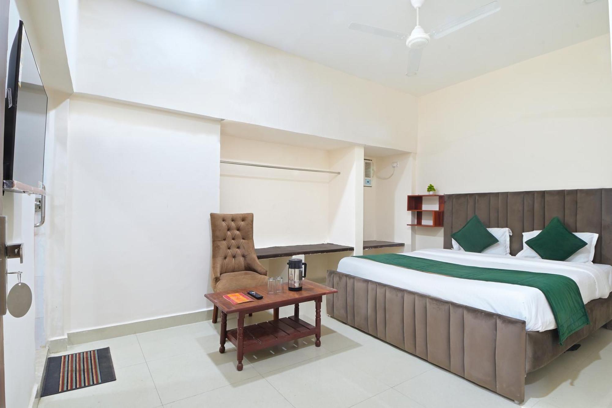 Chowdhry Tourist Lodge - New Delhi Railway Station - 2 Minutes Walk Nova Deli Exterior foto