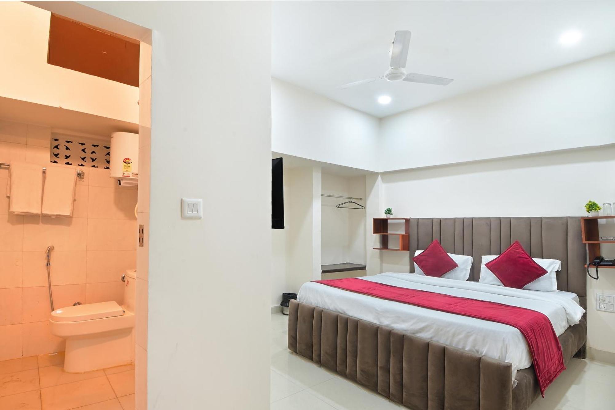 Chowdhry Tourist Lodge - New Delhi Railway Station - 2 Minutes Walk Nova Deli Exterior foto