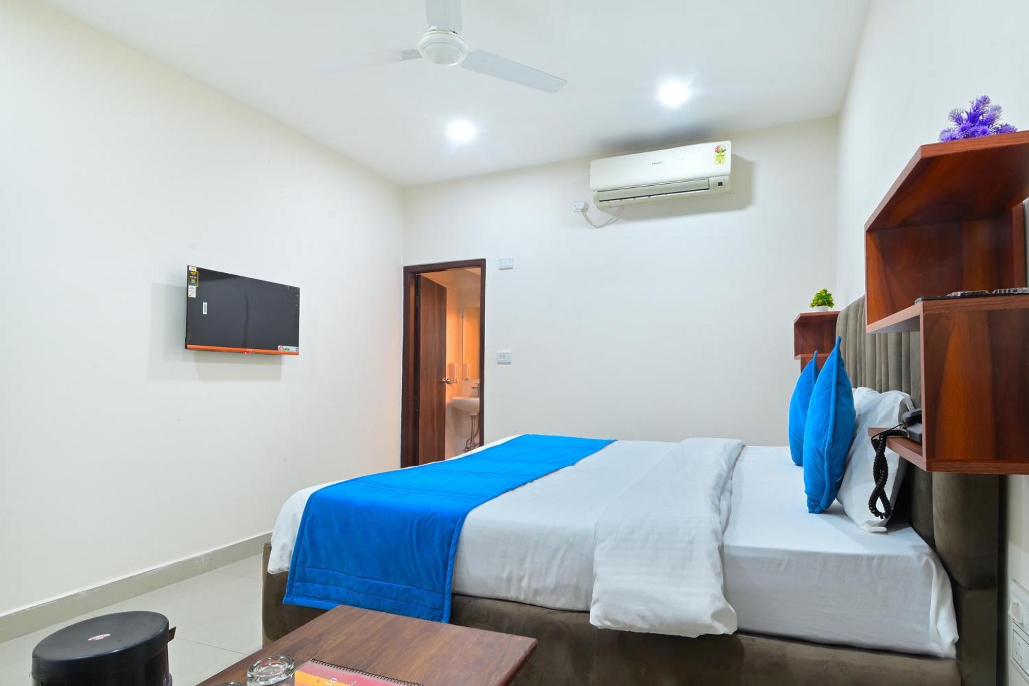 Chowdhry Tourist Lodge - New Delhi Railway Station - 2 Minutes Walk Nova Deli Exterior foto